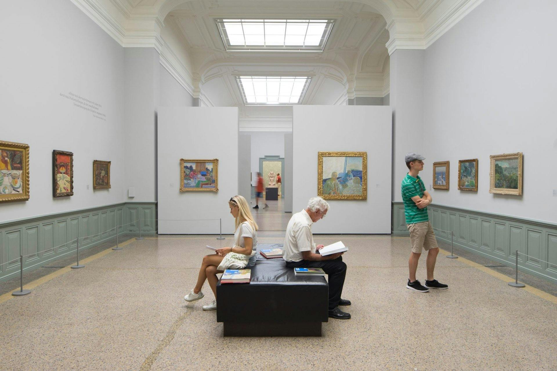 Neben der ständigen Sammlung gibt es regelmässig thematische Ausstellungen.