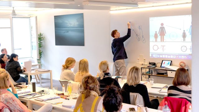 Hypnosetherapie lernen: Lerne, Ängste zu lindern!