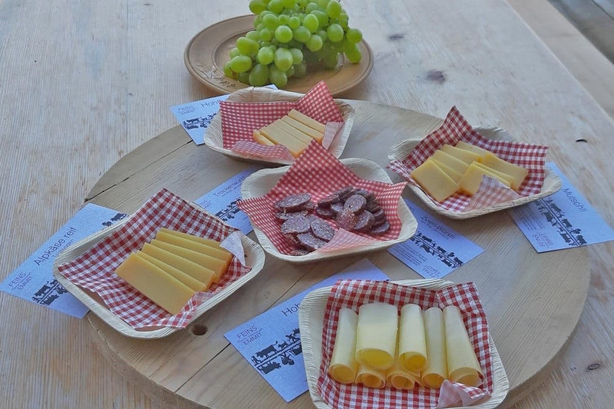Ab ins Diemtigtal, wo du köstlicher Alpkäse und Alpmutschli geniesst.