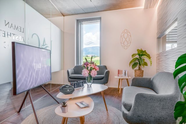 Chez Leman Aesthetic Clinic, tout est fait pour que tu te sentes à l’aise et que tu profites au maximum de l’expérience Mia Femtechᵀᴹ.