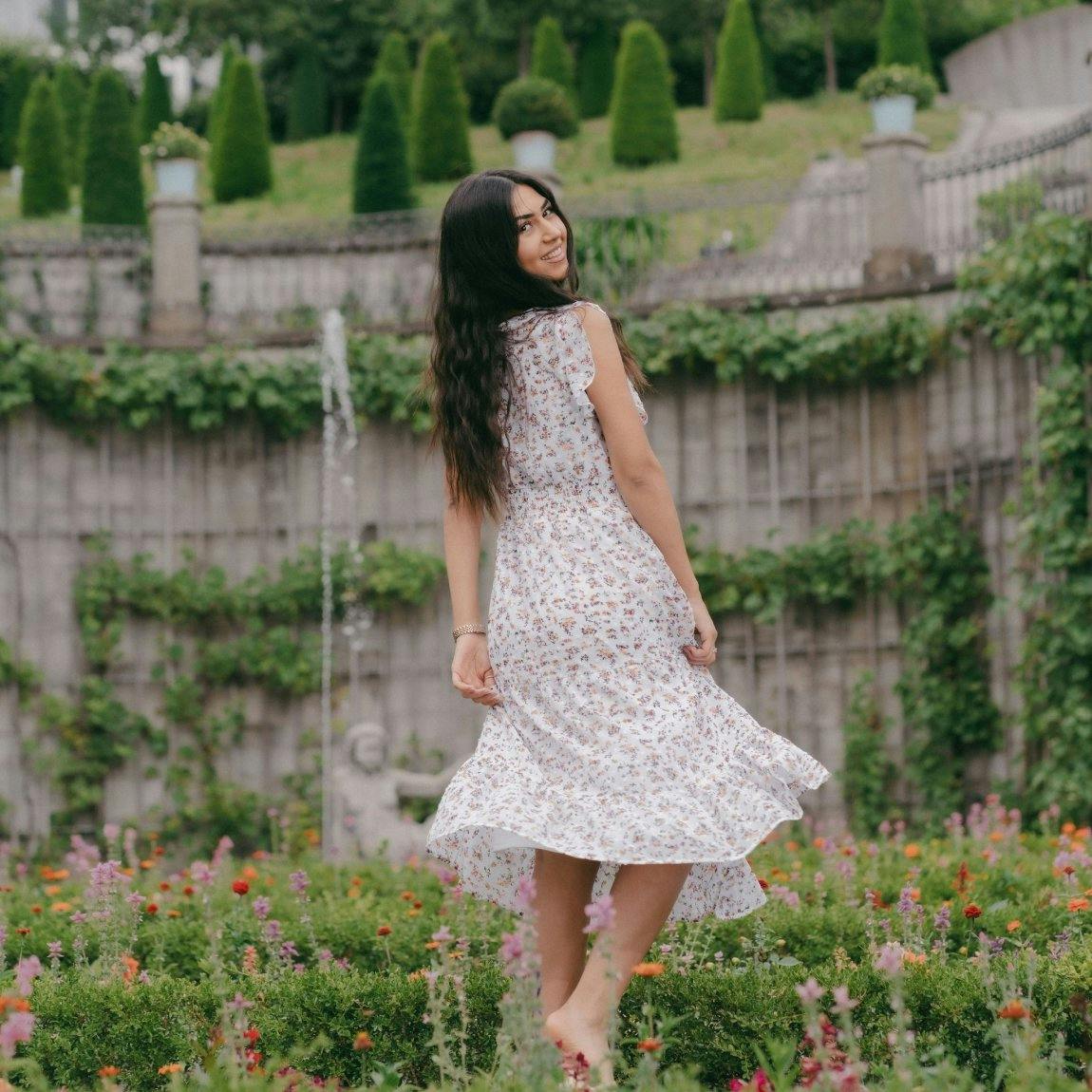 Feminin, verträumt, romantisch: Das sind die Sommertrends des Jahres 2024.