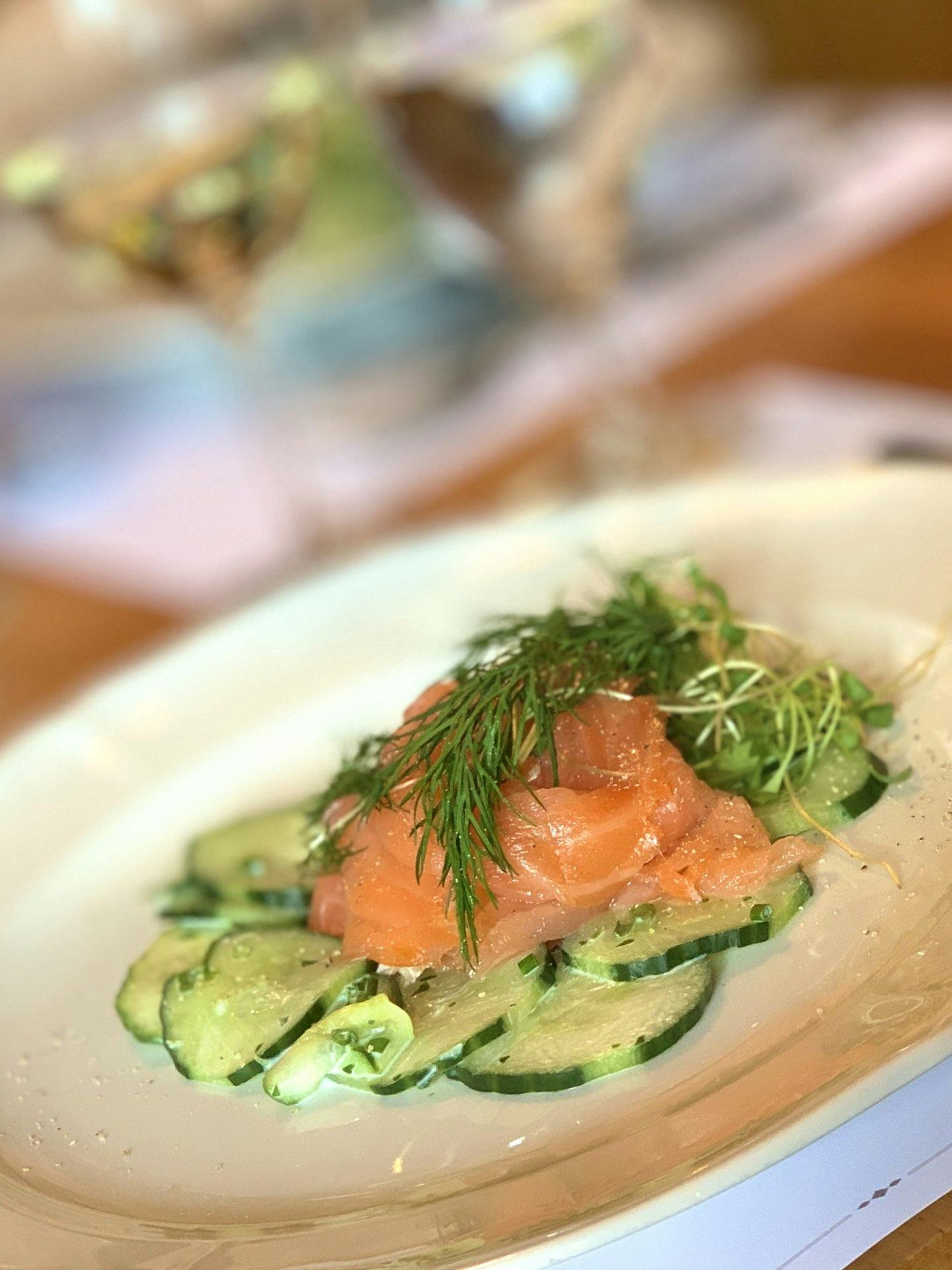 Beim leckeren Abendessen können Sie es herausfinden!