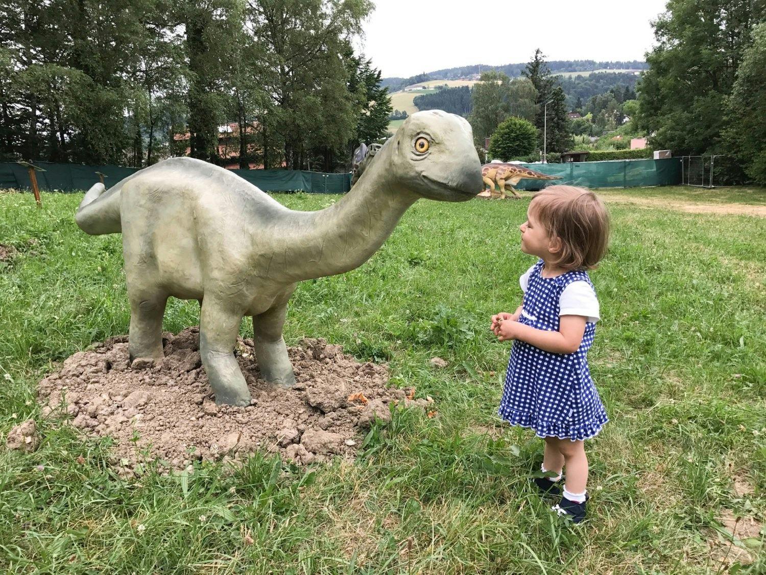Die «World of Dinosuars» in Linthal bietet Lernspass für Gross und Klein.