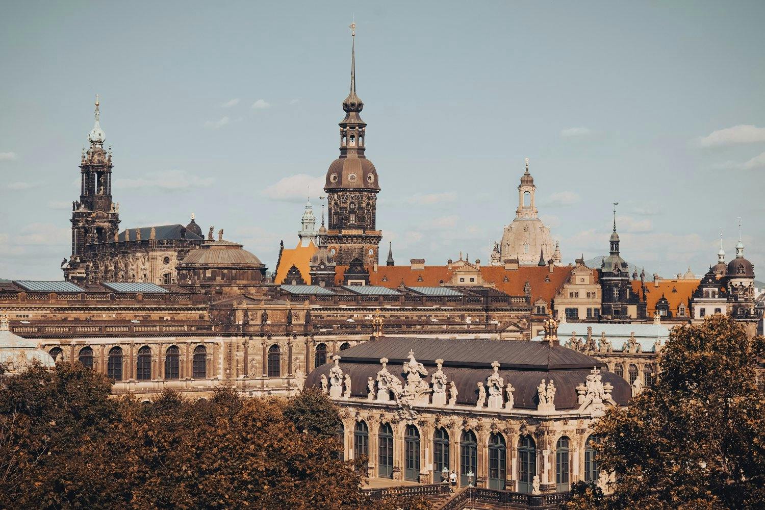 Historisch: Dresdens Architektur mit der unverwechselbaren Silhouette.