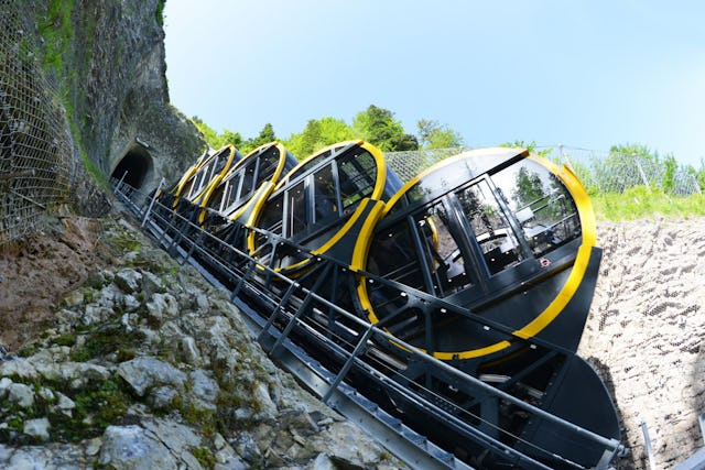 Sämtliche Bergbahnen sind im Tell-Pass inkludiert, wie hier die Standseilbahn Schwyz-Stoos. Sämtliche Bergbahnen sind im Tell-Pass inkludiert, wie hier die Standseilbahn Schwyz-Stoos.