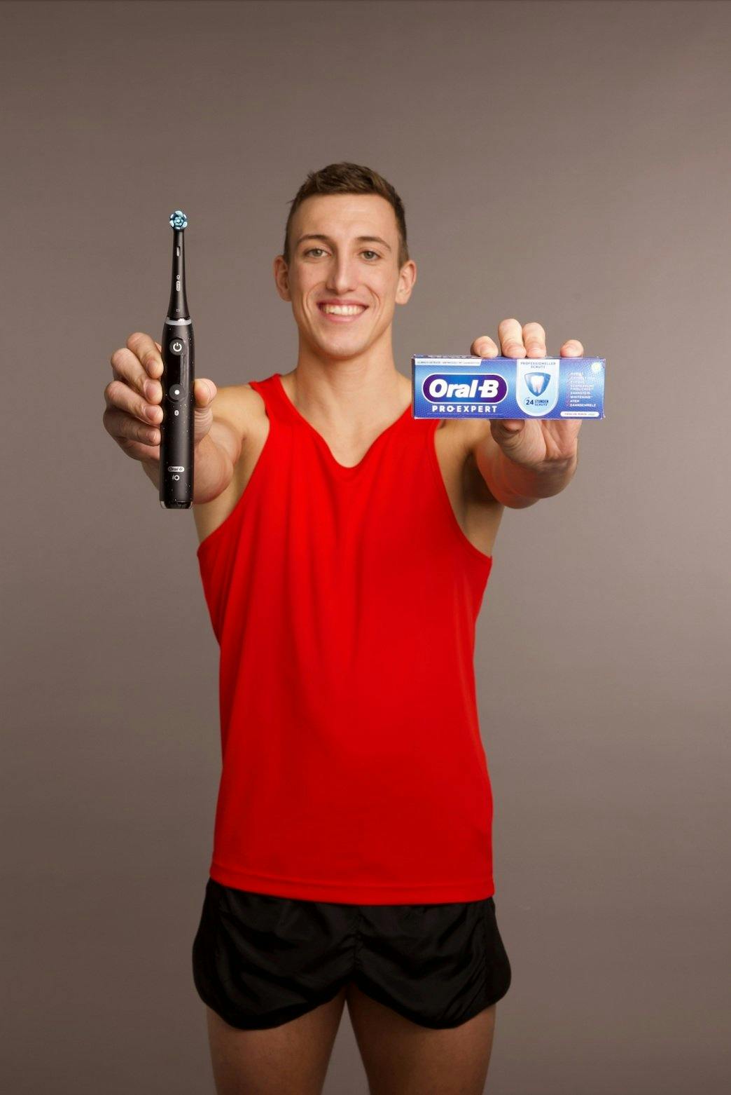 Oral-B®: «Brush like a Champion ist genau mein Ding. Oral-B gibt mir ein gutes Gefühl, die optimale Mundhygiene sowie saubere und starke Zähne.»