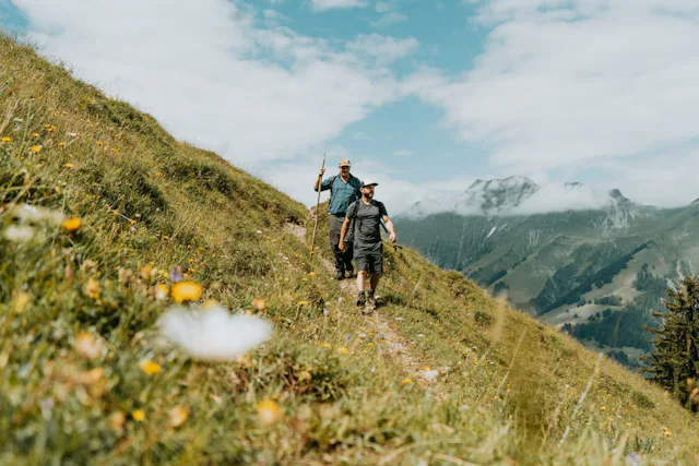 Von der Elsigenalp bis nach Frutigen führt ein rund 11 Kilometer langer Panoramaweg.