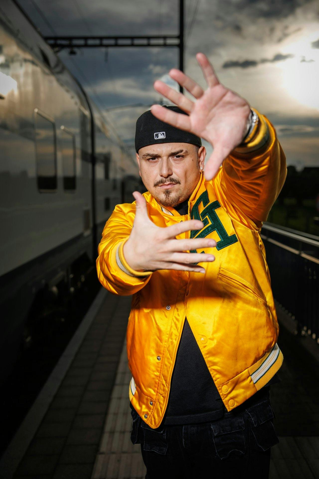 Im ZKB Konzertzug erlebst du Shows von Rapper EAZ, ...