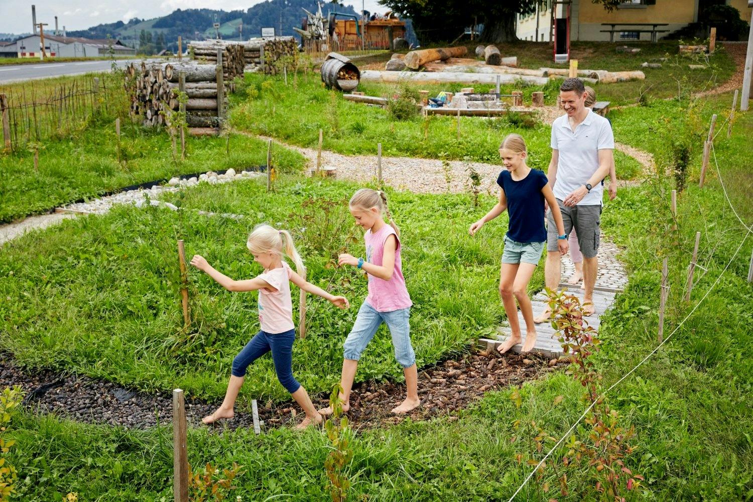 Ob in der Familie, allein oder zu zweit: Die BLS-Region bietet wunderbare Tagesausflüge jeder Art.