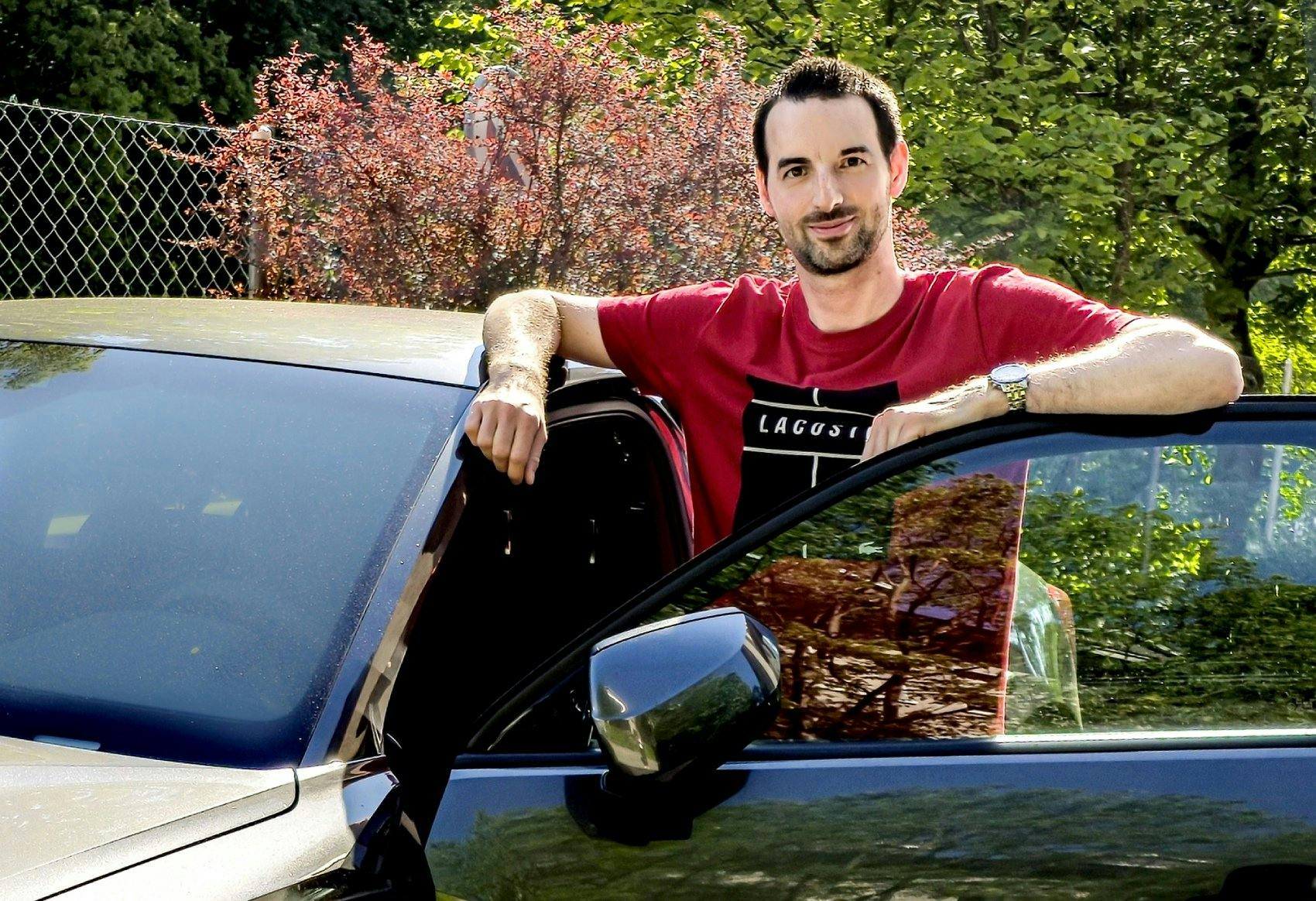 Carsharing ist nichts mehr für Reto. Heute ist er begeistertrer Auto-Abo-Kunde.