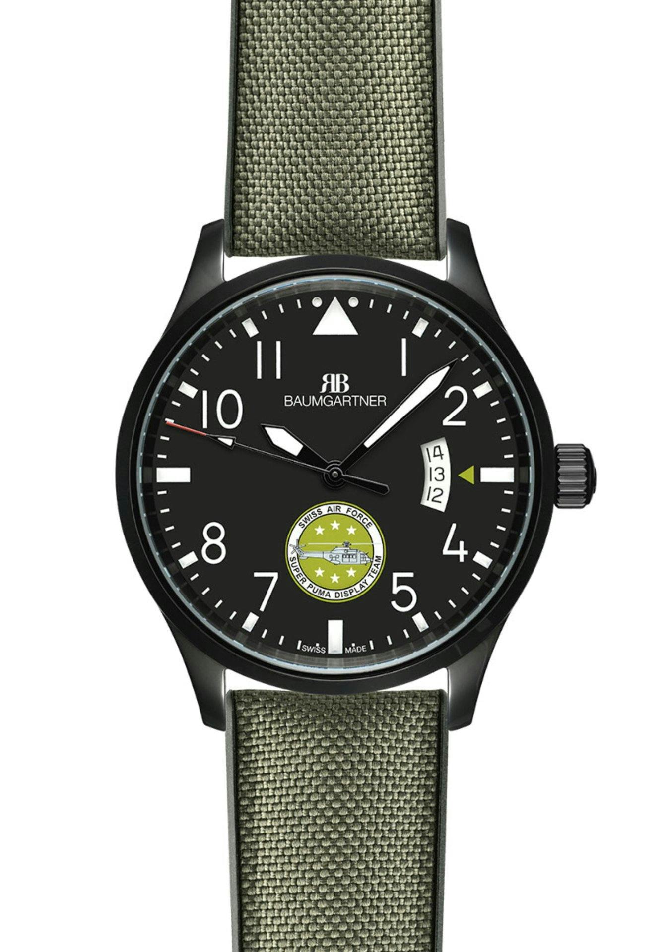 Die «LOCARNO» ist eine sportliche Schweizer Fliegeruhr mit einem markanten, schwarzen Zifferblatt.