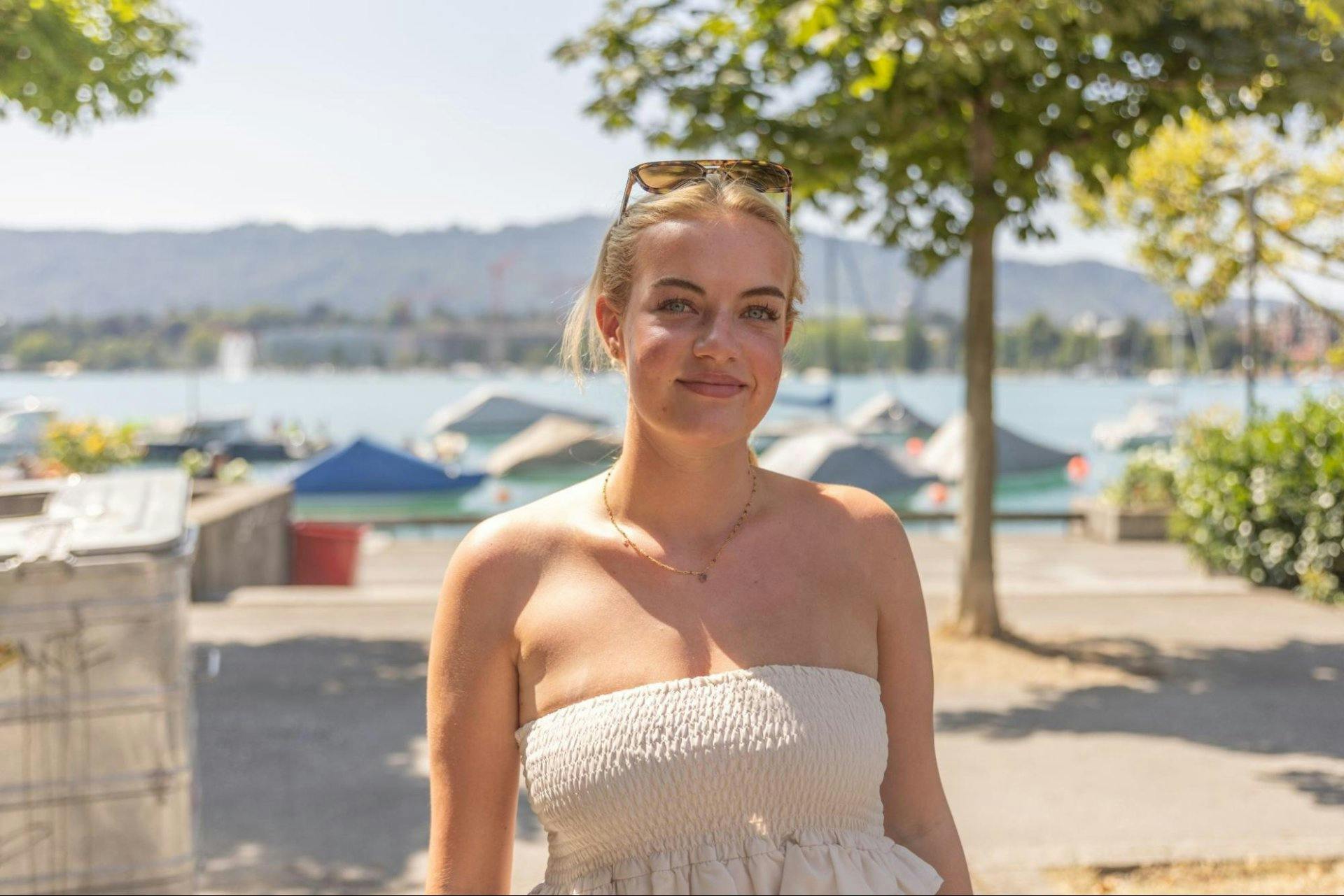 Kate, 18: «Ich habe immer 100 Franken für den Notfall dabei, falls Twint einmal nicht funktioniert. Ansonsten zahle ich meistens mit Twint.»