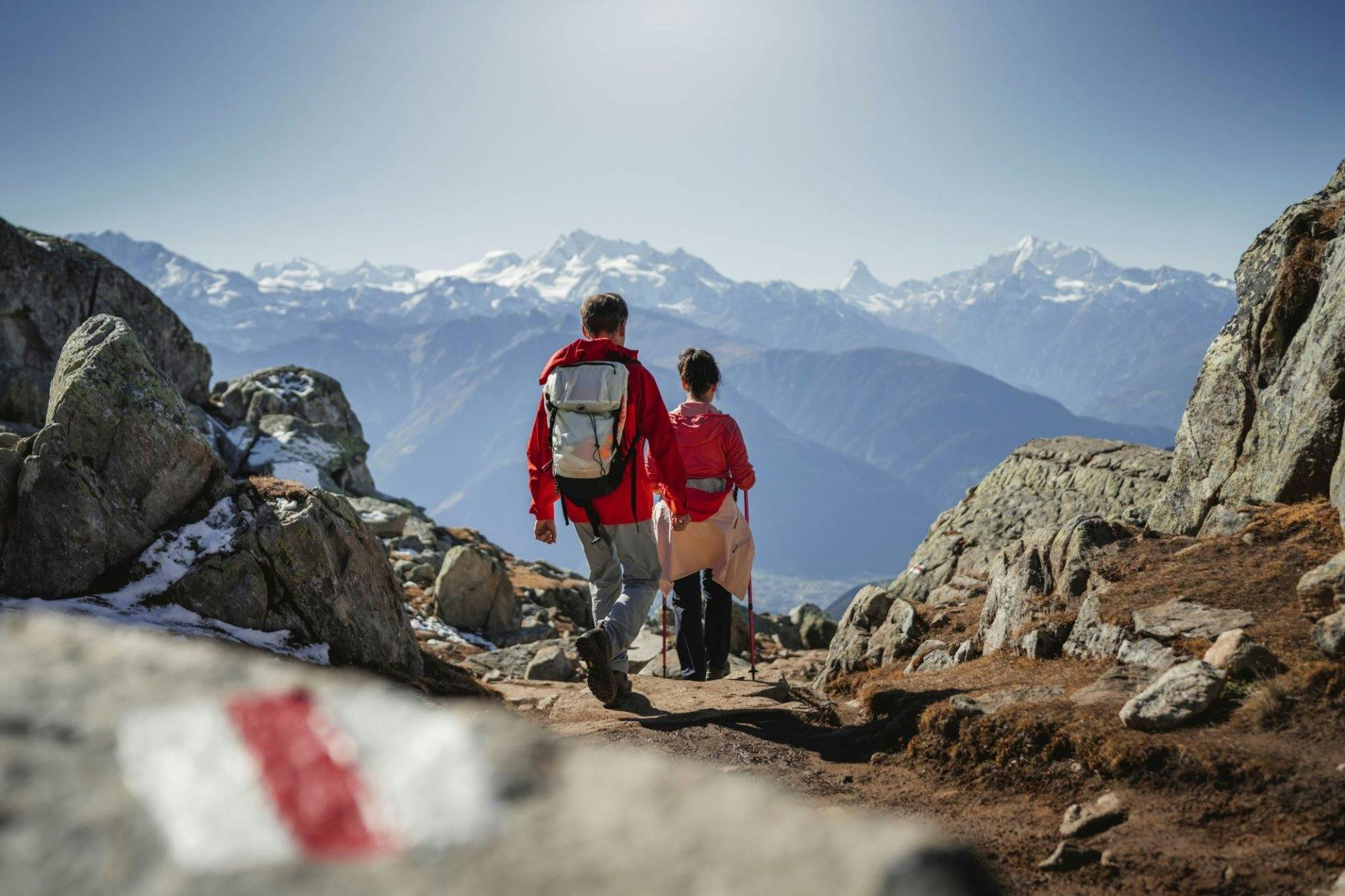 Wanderwege durchziehen die malerische Aletsch Arena.