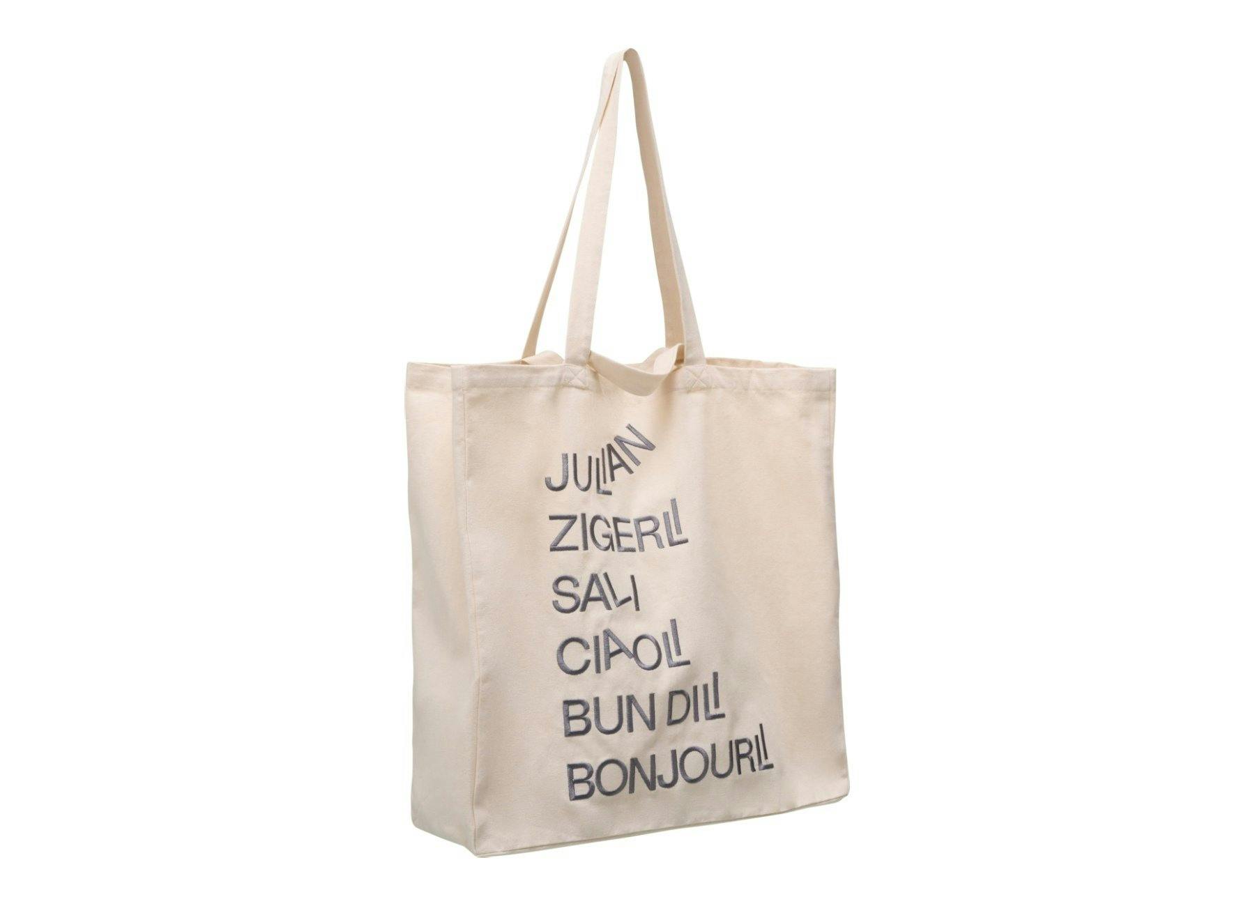 Ein echter Hingucker: Die Micasa x Julian Zigerli Einkaufstasche vereint Funktionalität mit modernem Schweizer Design. Preis 19.95 Franken