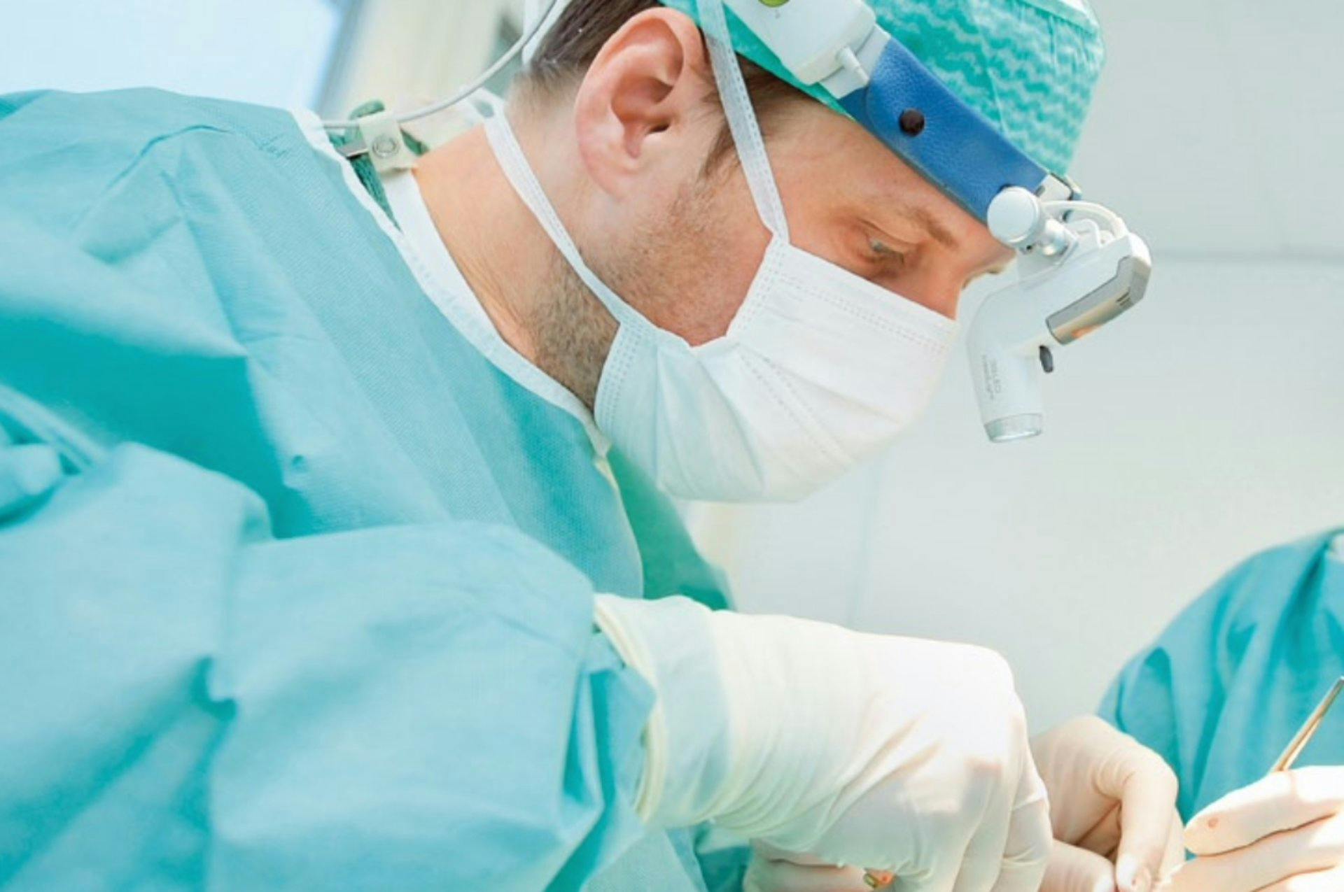 Dr. Sascha Dunst: führender Schweizer Experte auf dem Gebiet der ästhetischen Gesichtsbehandlungen.