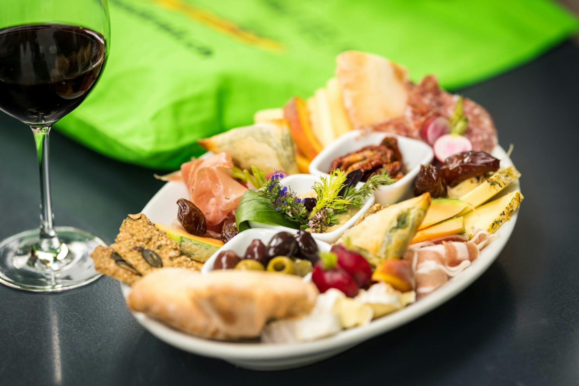 Auf dem Foodtrail Seeland erkundest du die kulinarische Vielfalt der Region.