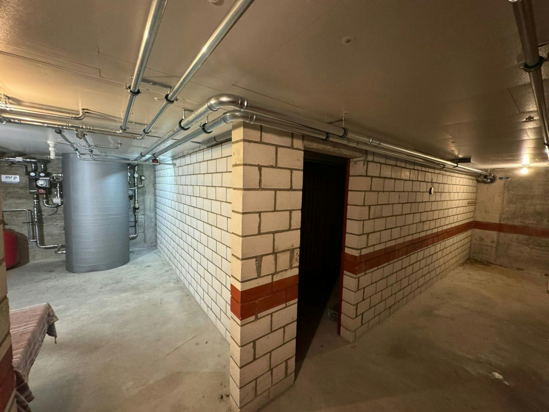 Il sistema di riscaldamento è pronto già pochi giorni dopo la consegna della pompa e dell’accumulatore di calore.