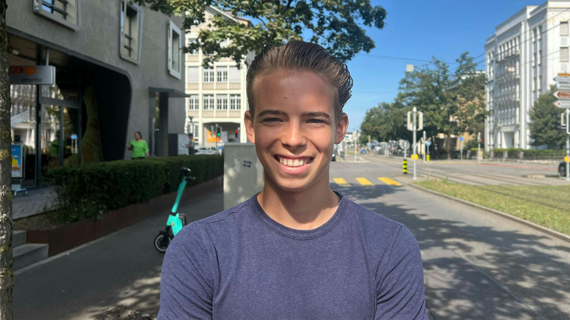 «Ich versuche immer ein bisschen zu sparen. Ich habe in Kryptos investiert und plane bald in die Säule 3a einzuzahlen.» Luca, 18