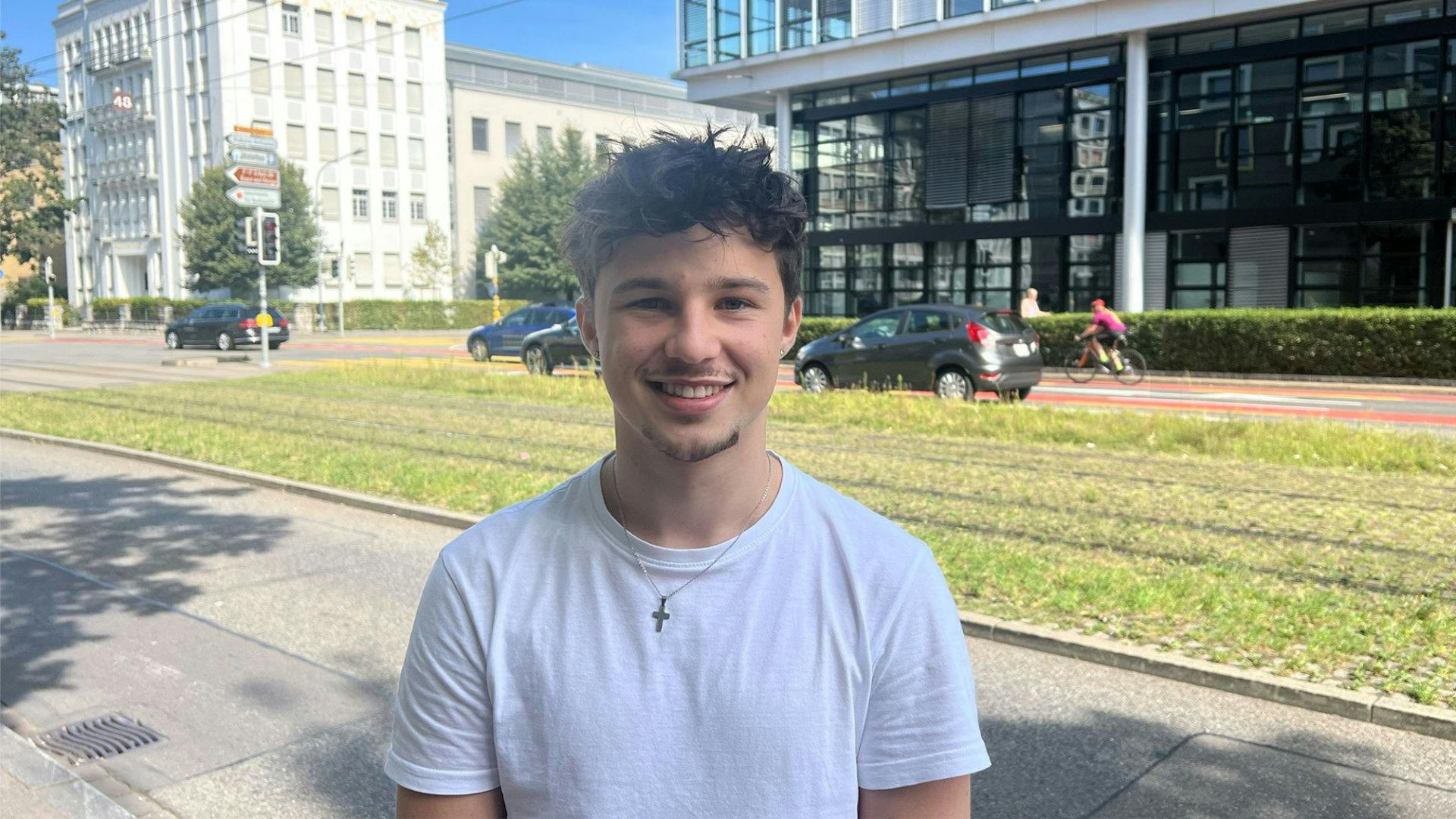 «Die Wirtschaft ist ungewiss, deshalb habe ich Sorgen um die Zukunft. Ich möchte finanziell unabhängig sein und nicht von Monat zu Monat leben müssen....