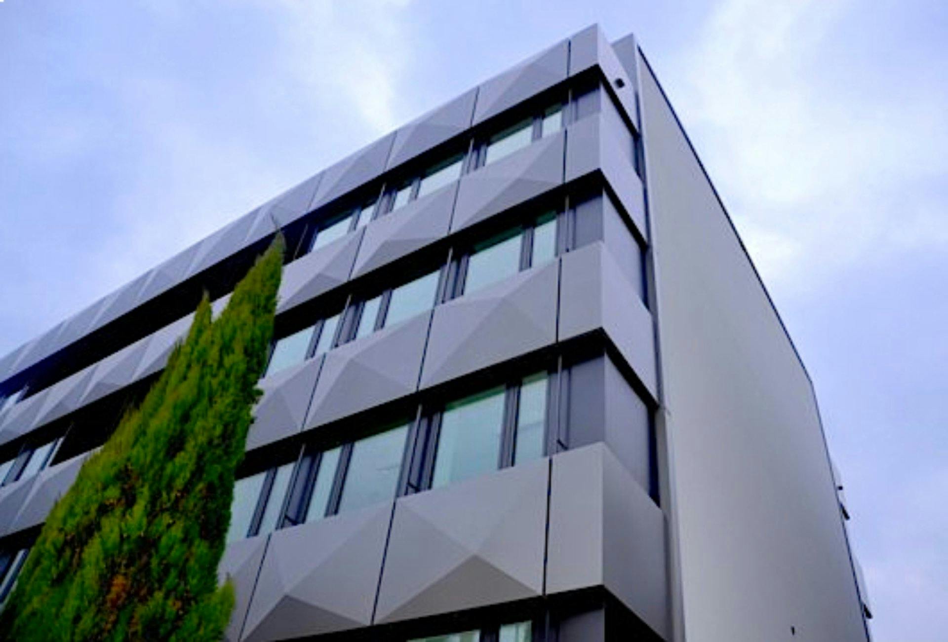 Die Teko Basel mit einem optimalen Standort nur knapp fünf Fussminuten vom Bahnhof SBB entfernt.