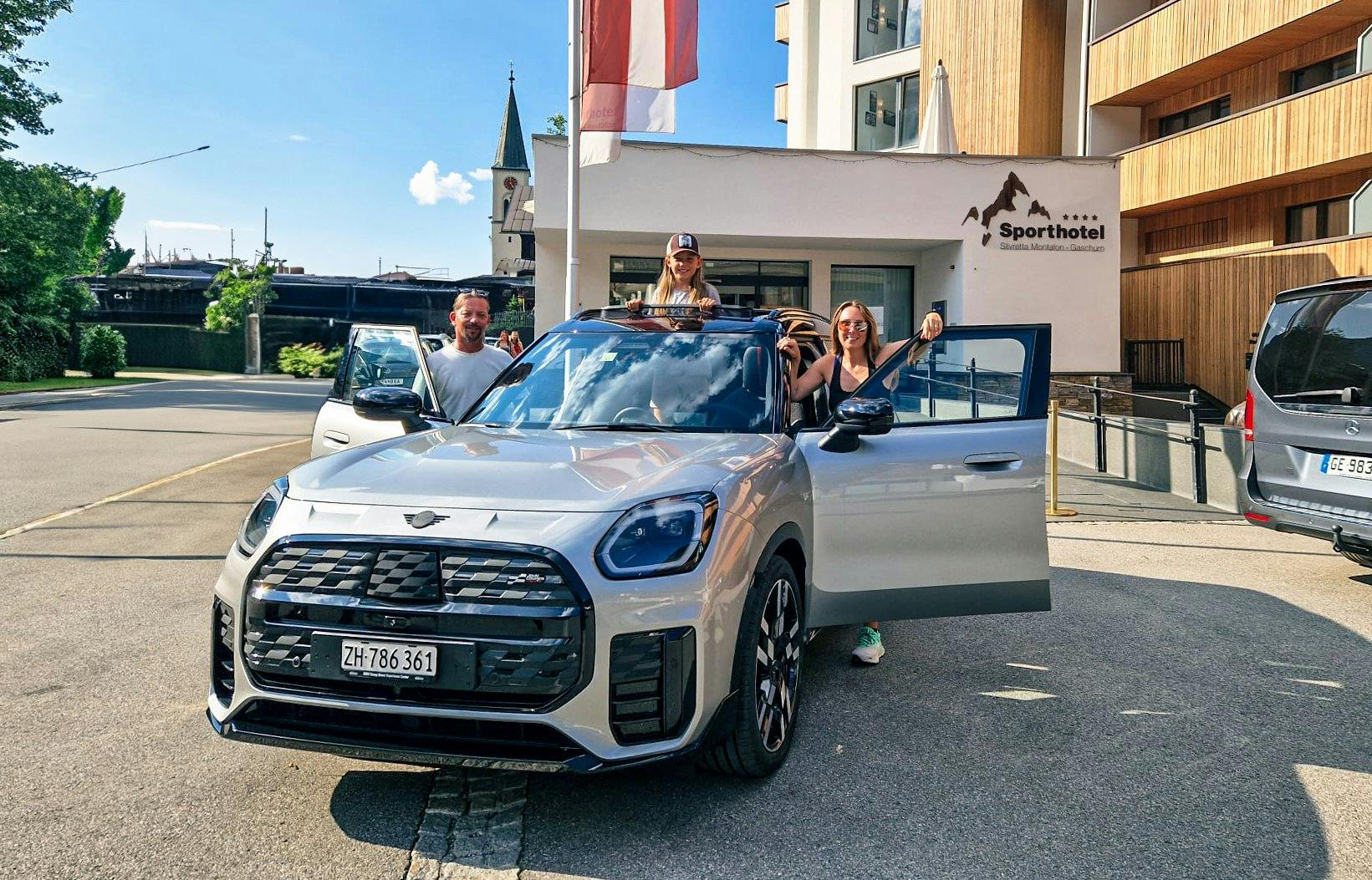 Ils mettent le cap sur Gaschurn, où ils vont passer la nuit au Sporthotel Siveretta Montafon.