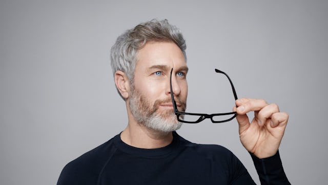 Mai più occhiali e lenti progressive? Con un trattamento laser oculare è possibile!