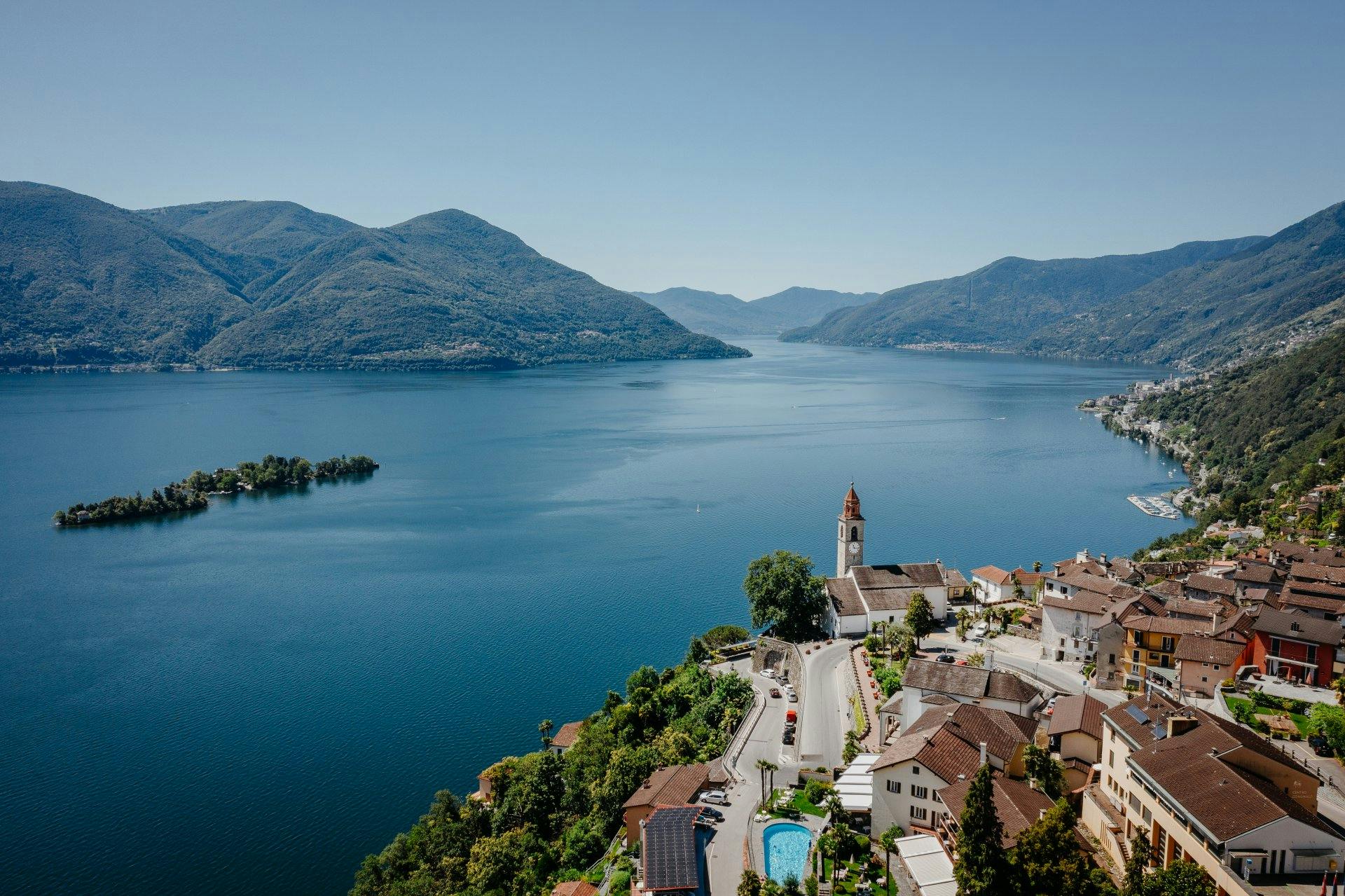 Ils valent toujours le détour : le Tessin et son magnifique lac Majeur. La voiture de location appropriée pour s’y rendre, peut être obtenue dans le c...