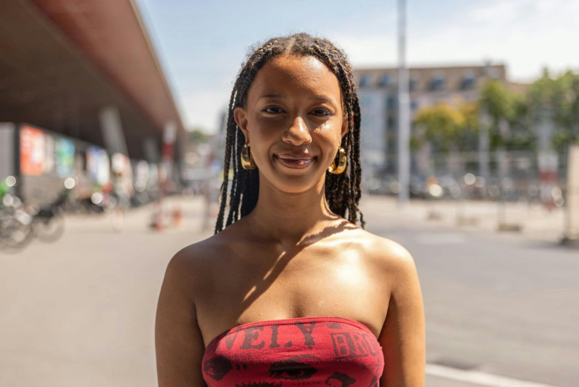 «Momentan habe ich keine Zusatzversicherung, aber sobald ich gut verdiene, möchte ich eine abschliessen – besonders, um im Gym davon zu profitieren.»...