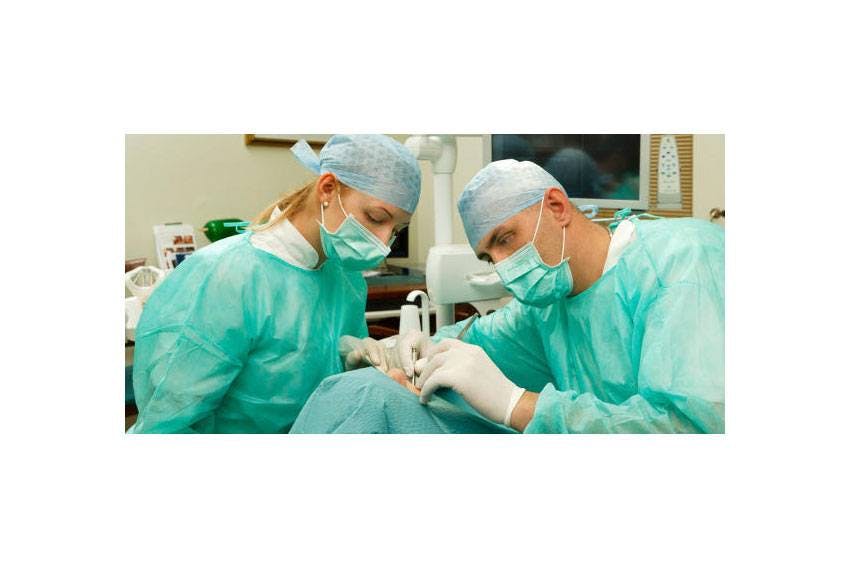 Hier arbeiten fachkompetente Fachzahnärzte, Kieferchirurgen und Kieferorthopäde, die ihr Wissen durch ständige Weiterbildungen auf höchstem Niveau hal...