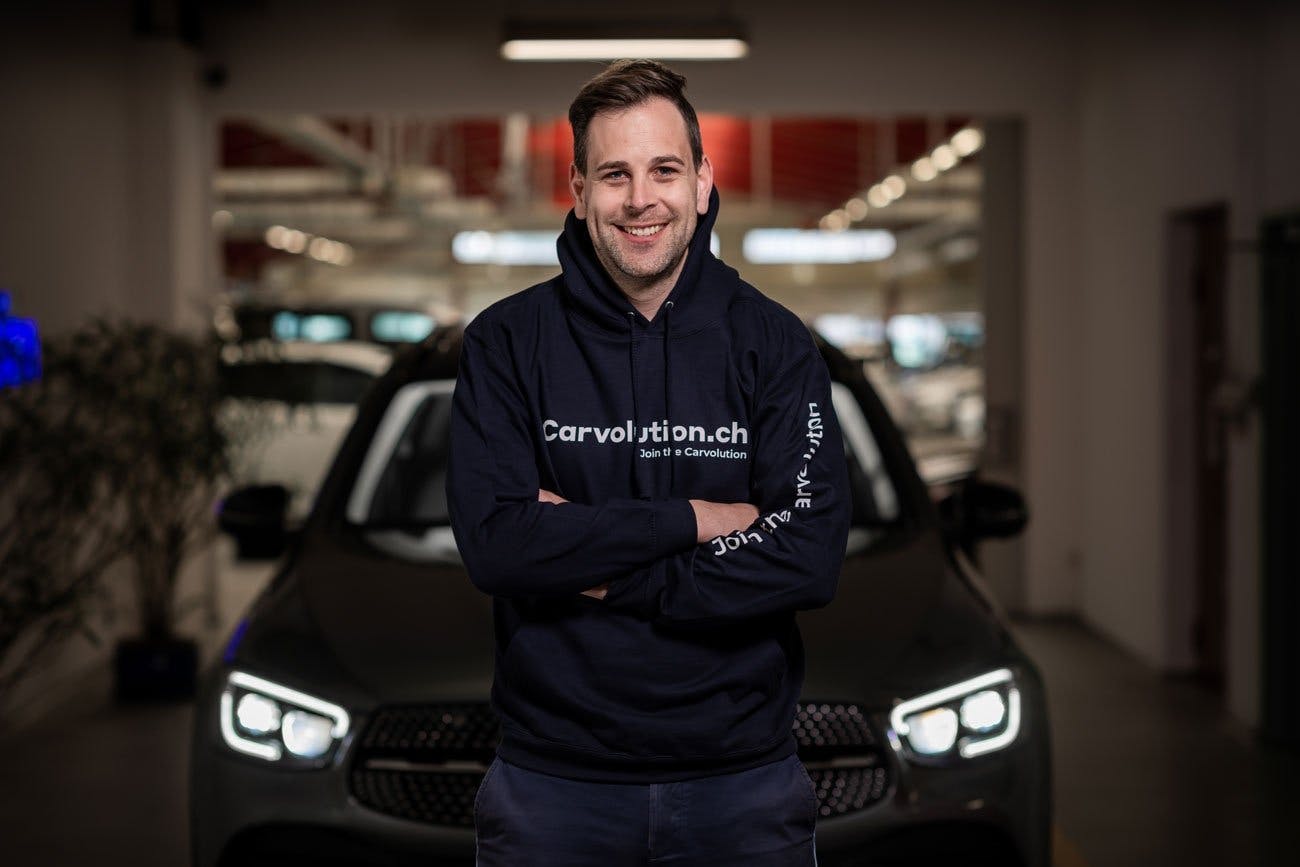 Olivier Kofler, CEO von Carvolution, spricht im Interview über Vorteile des Auto-Abos, Preisvergleiche und wie man bei den Autokosten richtig sparen kann.