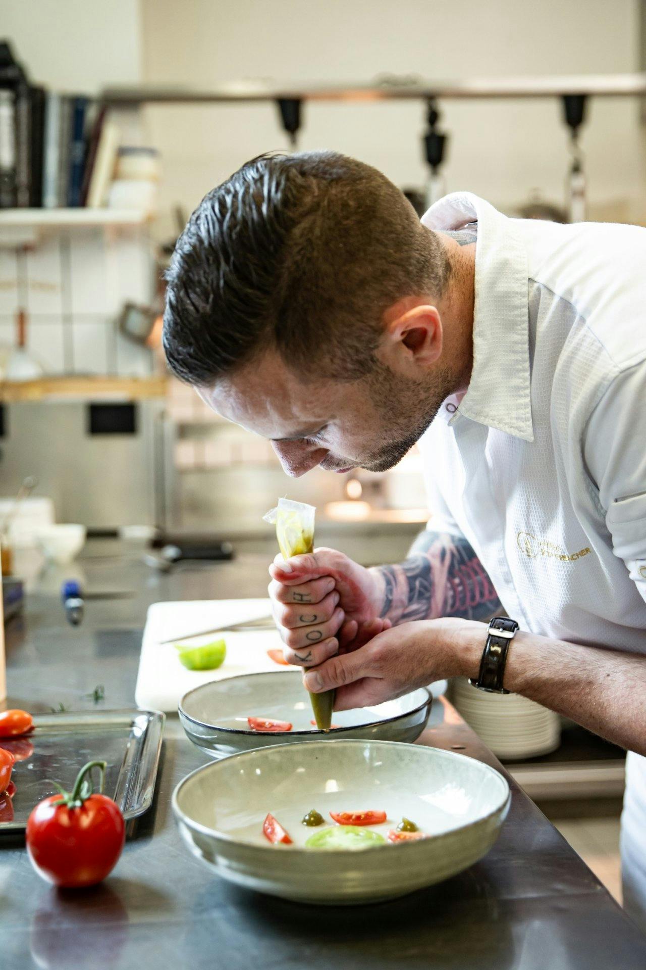 Précision pour le plat de légumes: le pesto et les tomates forment un cadre idéal…