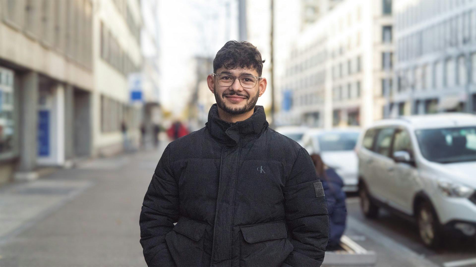 Adil, 22 Jahre: «Mit meinen Kollegen rede ich nicht über den Lohn. Wenn die wissen, dass ich mehr verdiene, müsste ich ihnen noch ein Bier zahlen – un...