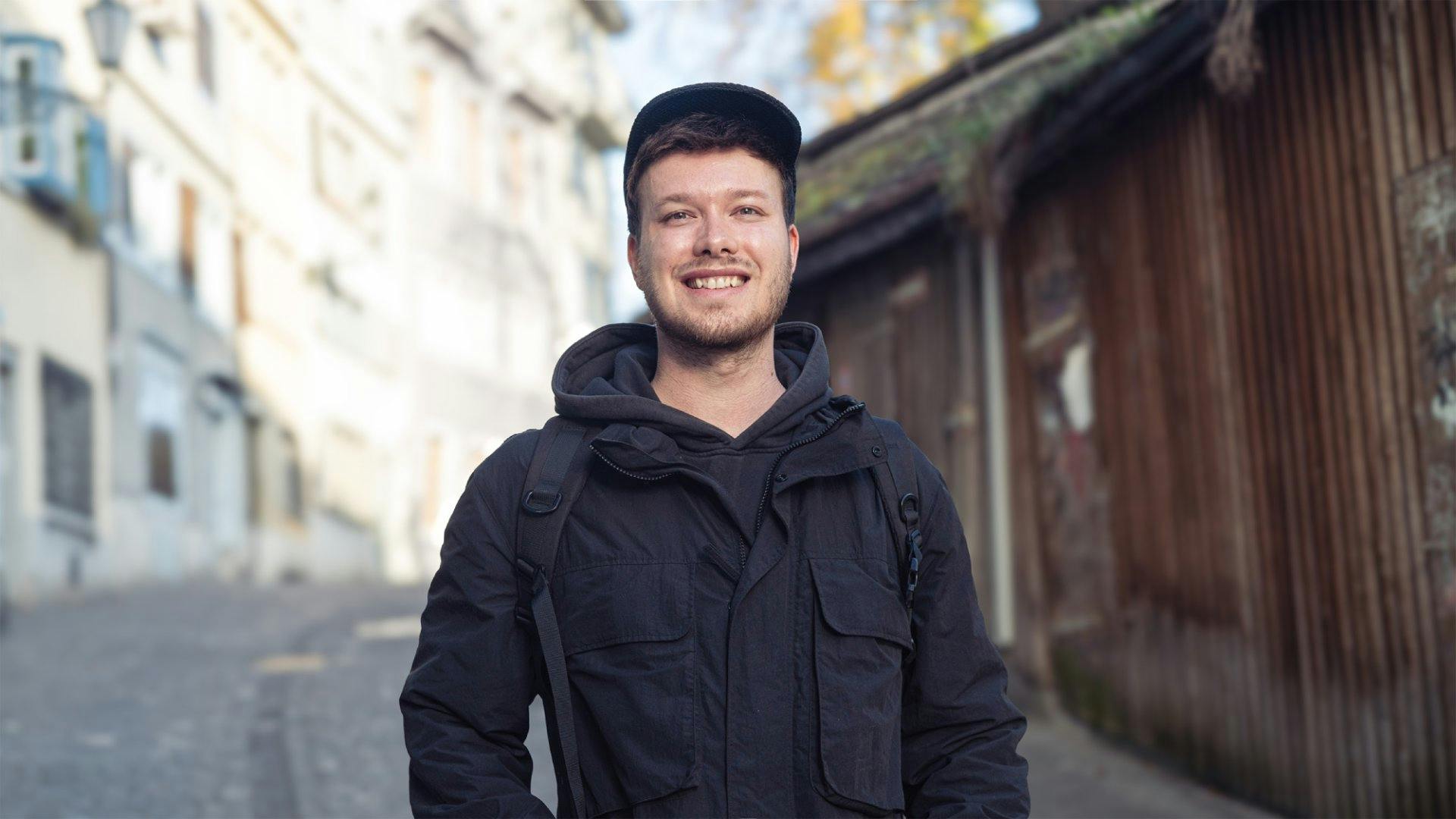 Dominik, 31 Jahre: «Über Löhne wird in der Schweiz leider viel zu wenig gesprochen. Dabei ist Lohntransparenz extrem wichtig, um Ungleichheiten sichtb...