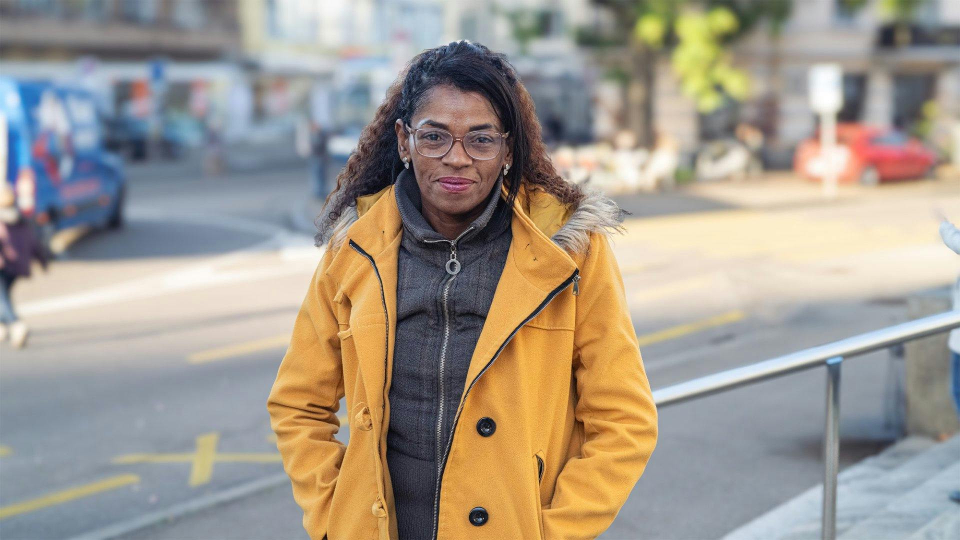 Maria, 44 Jahre: «Über den Lohn zu sprechen, wird nicht immer gern gesehen. Deshalb rede ich eigentlich nur mit meinen engsten Arbeitskolleginnen darü...