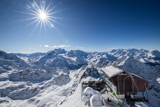 Le majestueux panorama du Mont-Fort.
