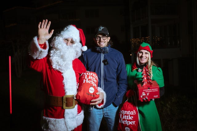 «Die Welt braucht mehr Santas», findet Coca-Cola und möchte mit diesem Motto zu guten Taten anregen.