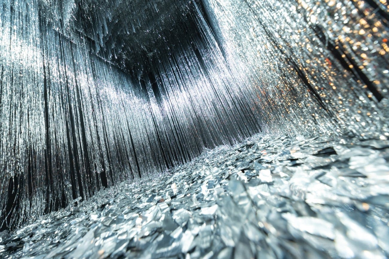 Immergiti nella foresta scintillante: luci scintillanti e fondali magici rendono ogni momento indimenticabile.