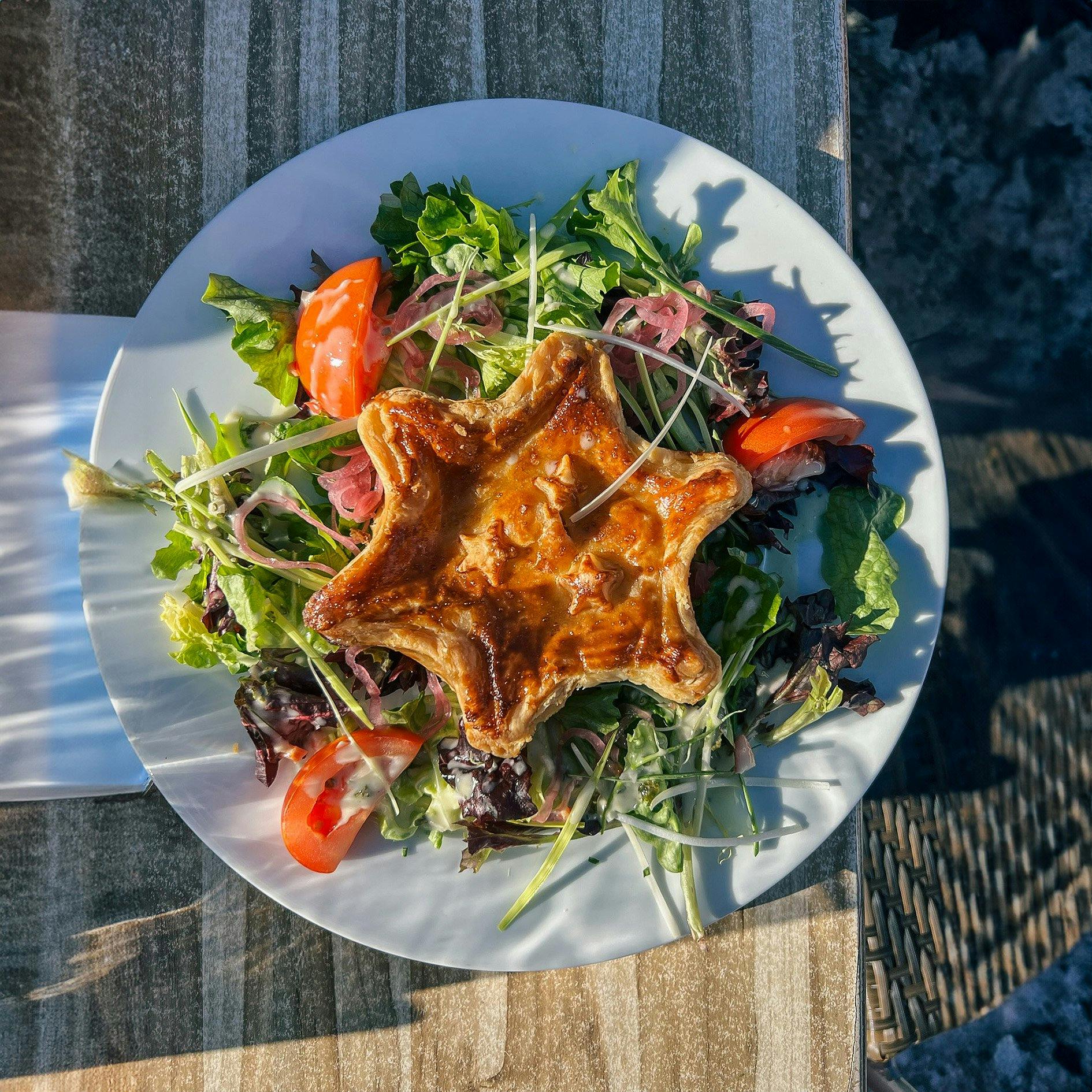 Da ist sie: Die Walliser Cholera. Keine Krankheit, sondern ein wahrhafter Genuss aus Kartoffeln, Lauch, Käse und viel Tradition.