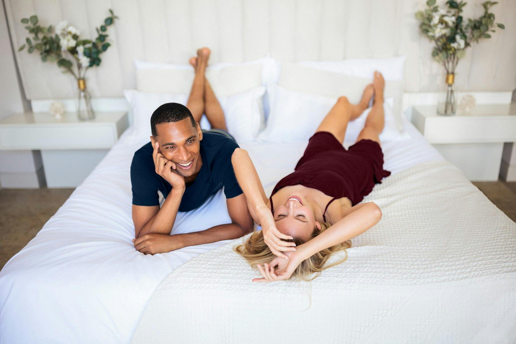 Tiefer und entspannter Schlaf kann so gut aussehen: Dagsmejan bietet stylische und innovative Schlafbekleidung.