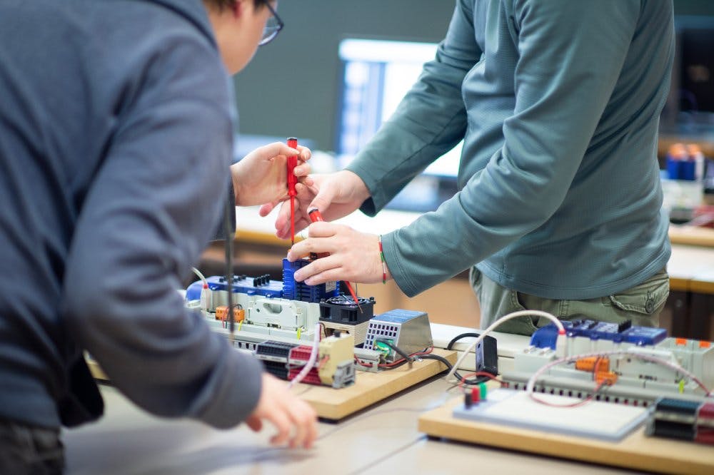 Technique des bâtiments – Laboratoire de systèmes logiques.