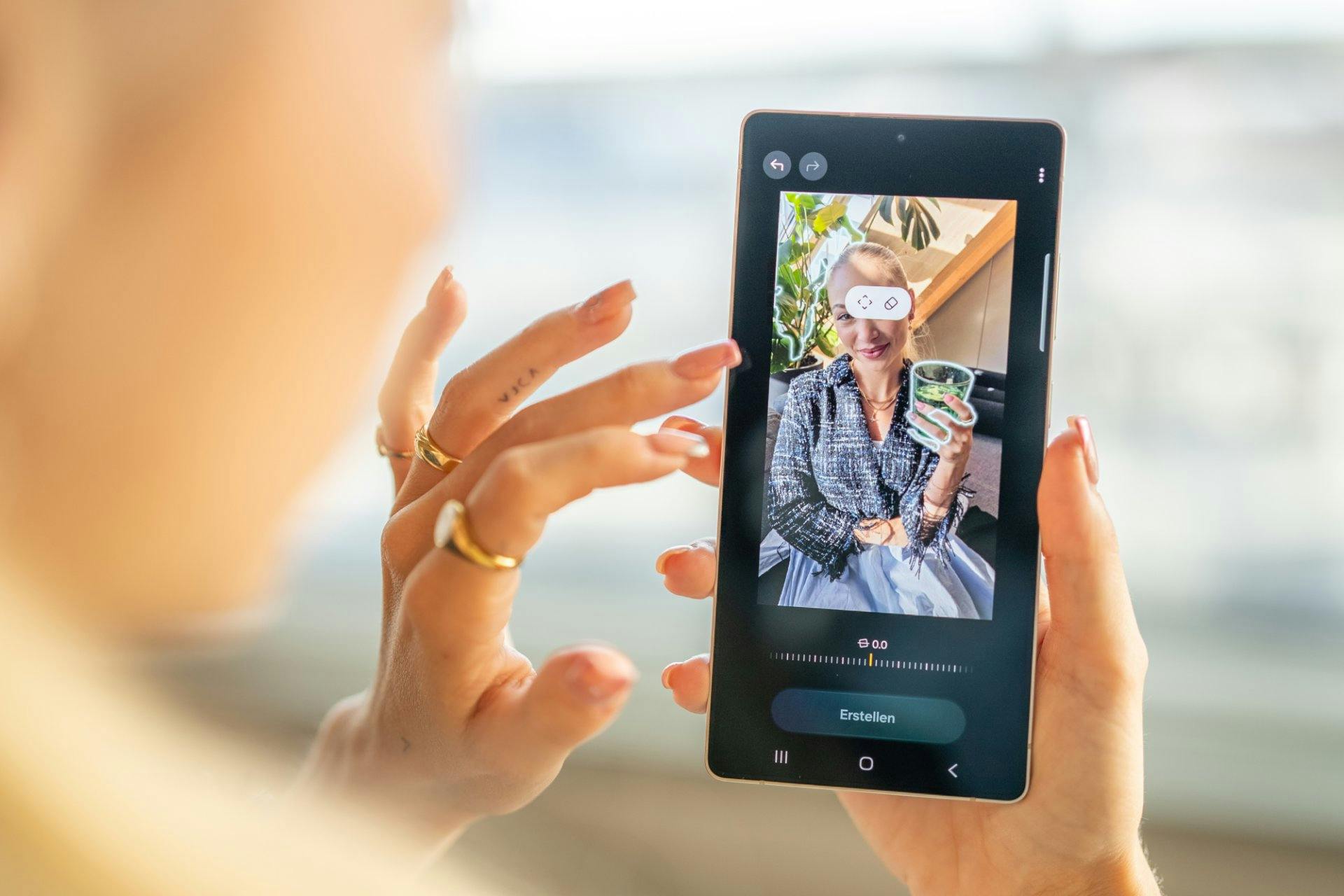 L’édition générative corrige les yeux fermés et les visages cachés – comme si de rien n’était.