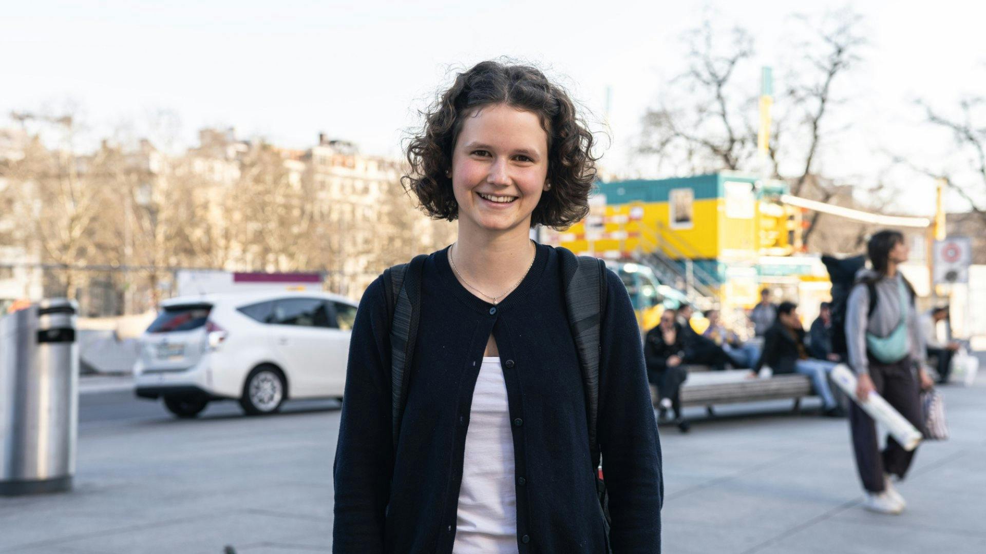 Yasmine (18): «Jetzt gerade, weil wir von 20 Minuten interviewt werden! Meine Freundin hat schon oft gesagt, dass sie das mal erleben möchte – und jet...