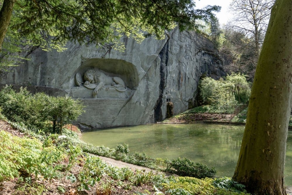 Il Leone di Lucerna è un monumento che commemora il sacrificio delle Guardie svizzere massacrate nel 1792 durante la presa d'assalto del Palazzo delle...