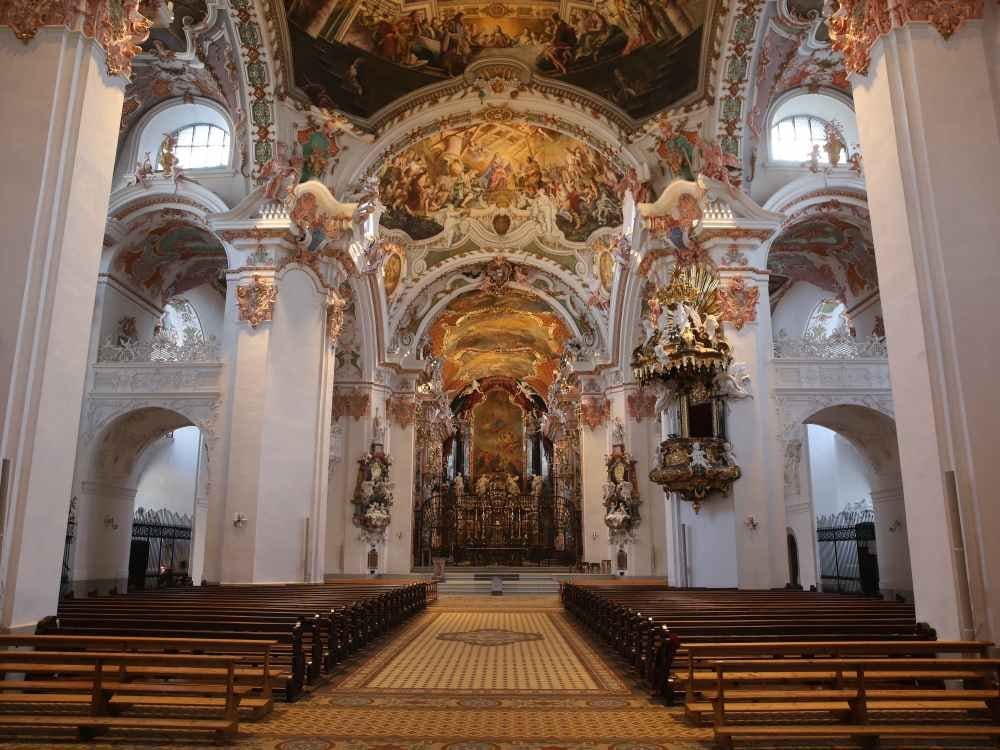 In der Gnadenkapelle wird täglich der berühmte Choralgesang vorgetragen.