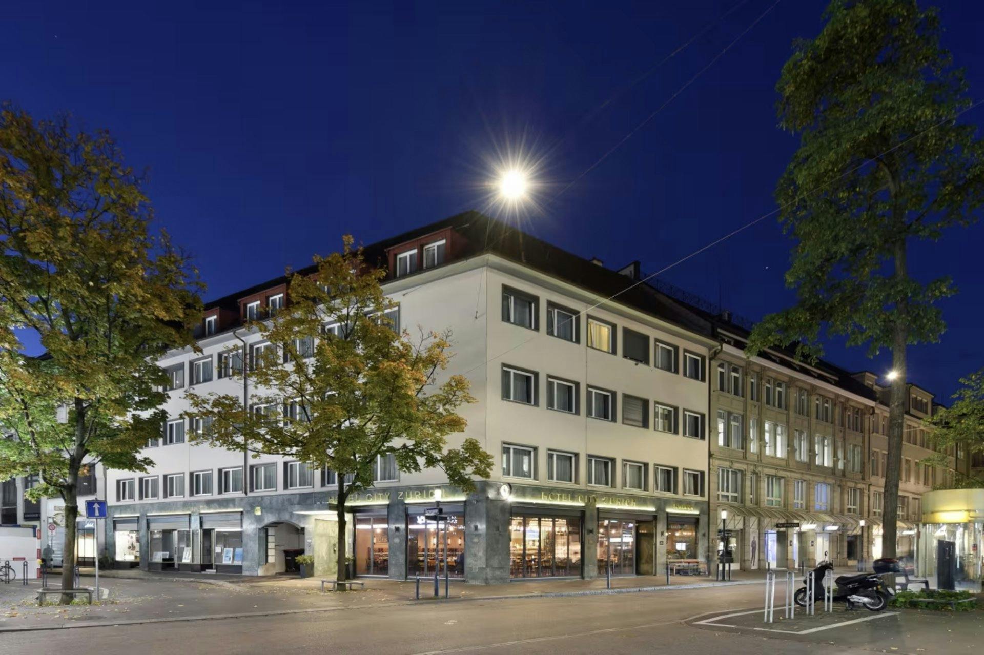 Hotel City Zürich: Boutique-Hotel mit Charme. Nur wenige Schritte von der Bahnhofstrasse entfernt, mit Tapas im Löweneck und gemütlichem Industrial Ch...