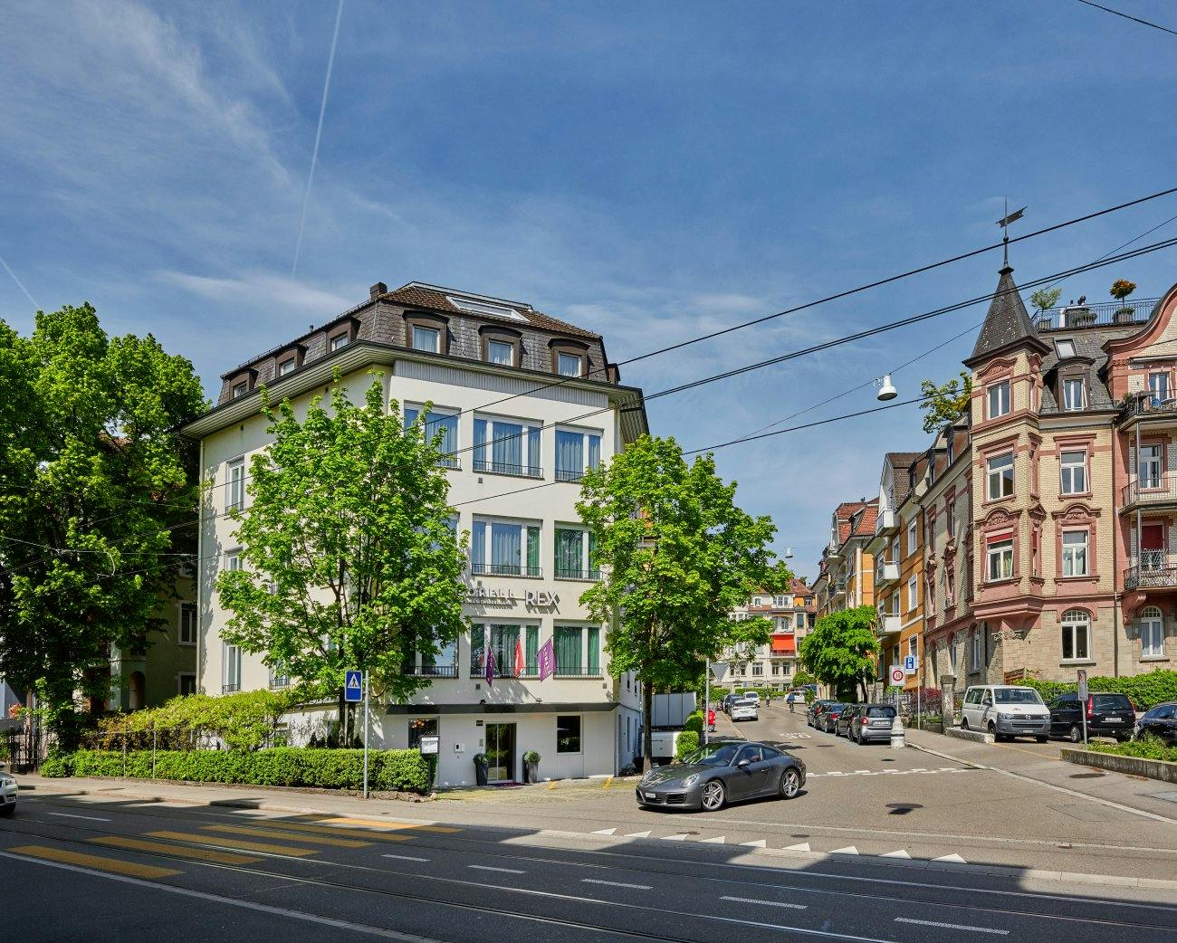 Sorell Hotel Rex: Stilvoll, zentral und entspannt. Das Hotel Rex punktet mit Rooftop-Flair, Gartenterrasse und Shisha-Lounge – perfekt zum Runterkomme...