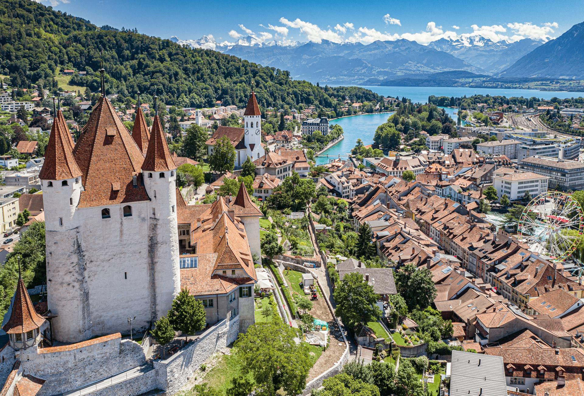 Nicht nur für Prinzessinnen und Prinzen – das Schloss Thun bietet Geschichte und Aussicht für alle.