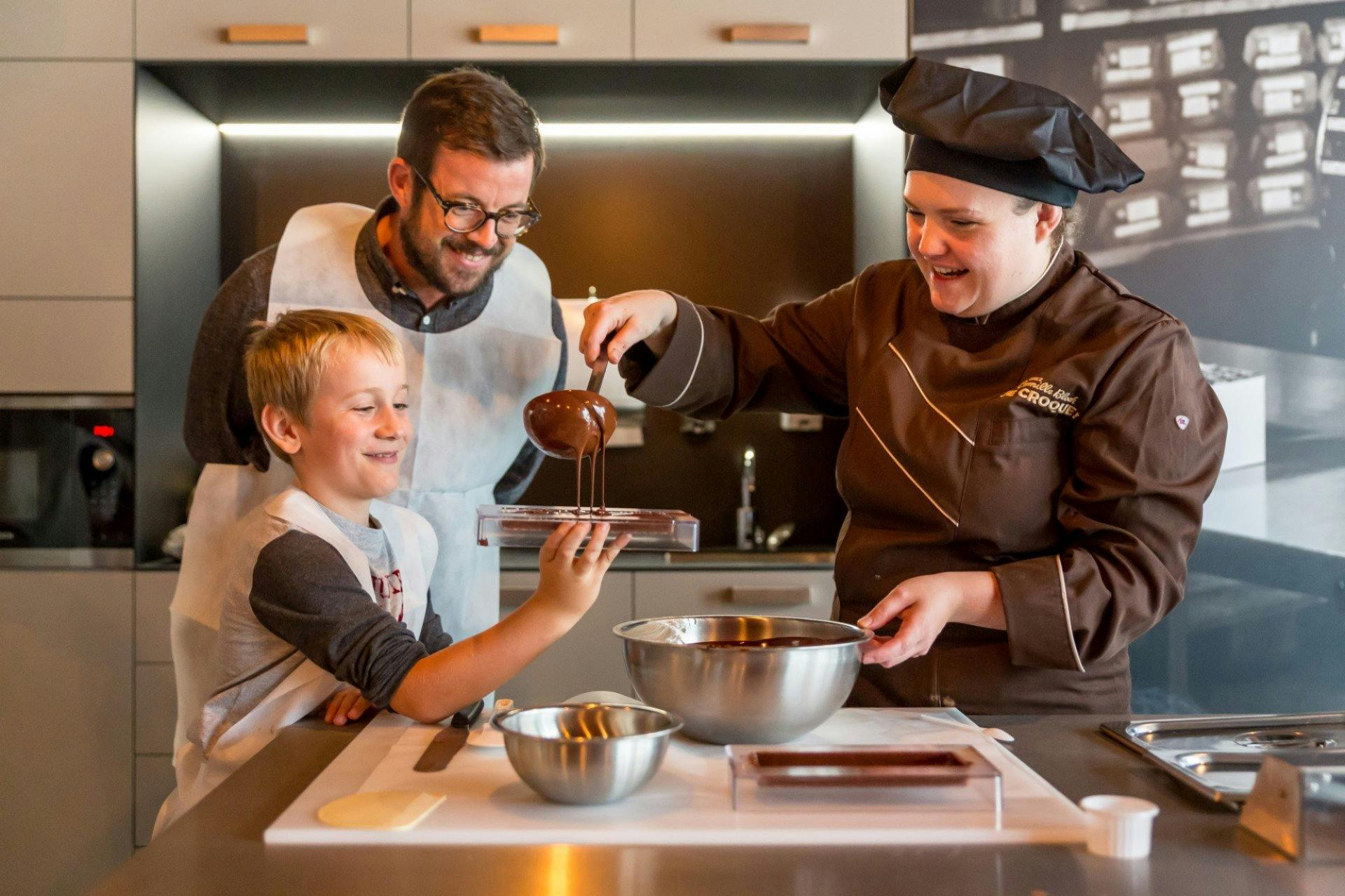 Courtelary n’est qu’à 19 minutes de train de Bienne. Le Centre Visiteurs Camille Bloch propose un voyage dans l’histoire de l’entreprise familiale. Au...