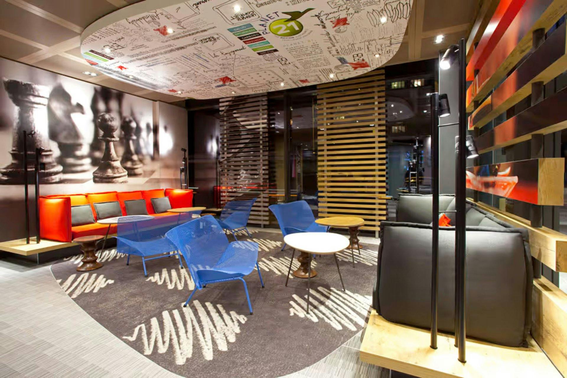 ibis Genève Centre Nations: Wer es funktional, zentral und unkompliziert mag, checkt hier ein. Mitten in der Stadt, nahe beim Bahnhof und mit allem, w...