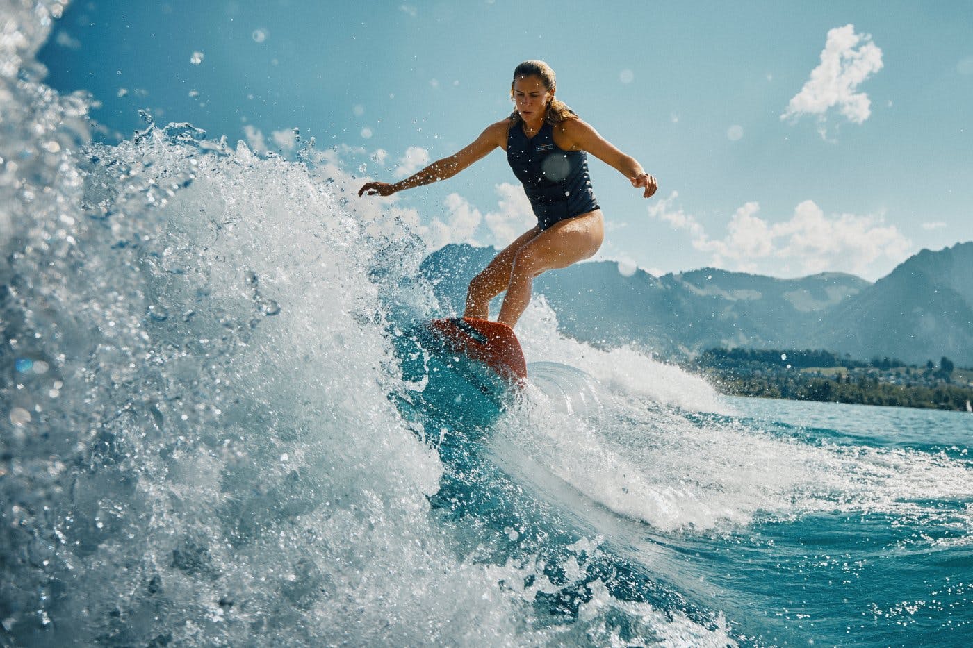 Thunersee: Für Ana-Maria ein Sehnsuchtsort. Der See verbindet Naturerlebnis mit Feriengefühl – ob beim Schifffahren, Sonnenbaden oder Wandern mit Blic...